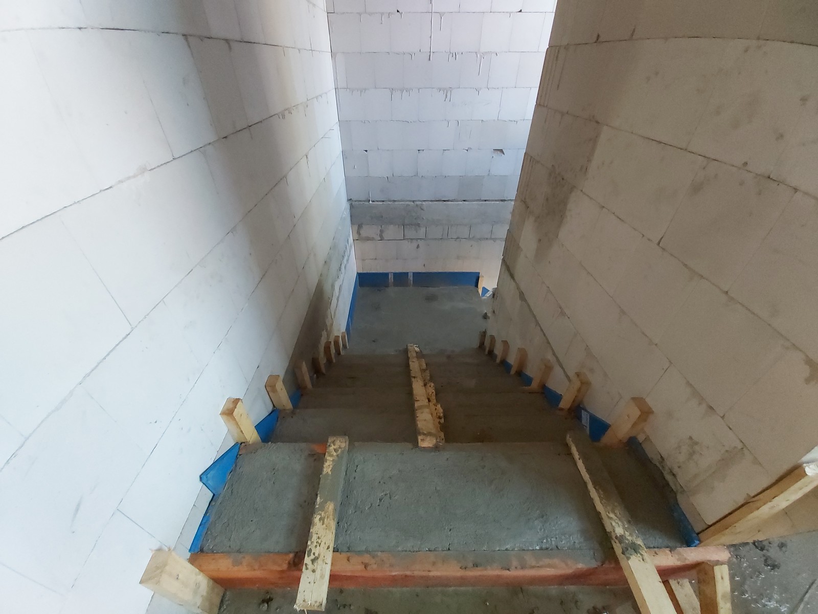 Hansa Hausbau Neubau Betontreppe 06